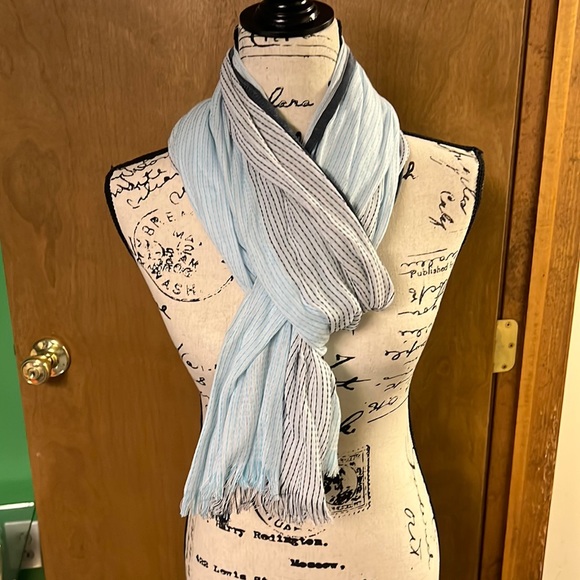 Scarf - Picture 1 of 6